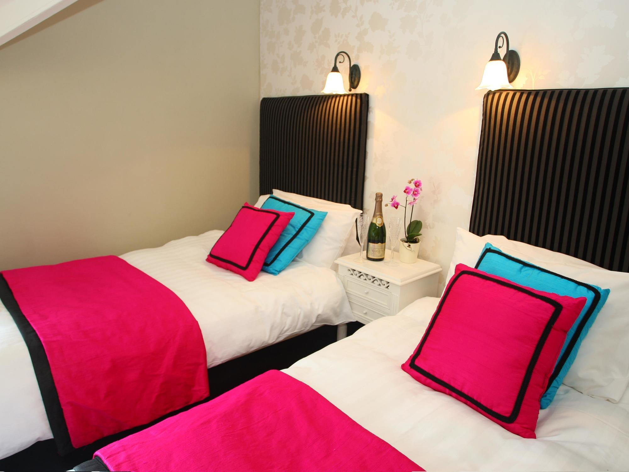 The Grafton Hotell Harrogate Eksteriør bilde A room at the hotel