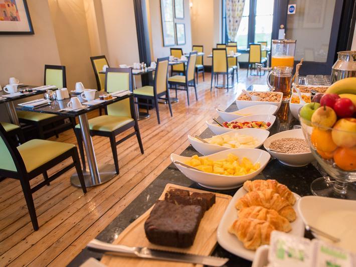 The Grafton Hotell Harrogate Eksteriør bilde Breakfast at the hotel