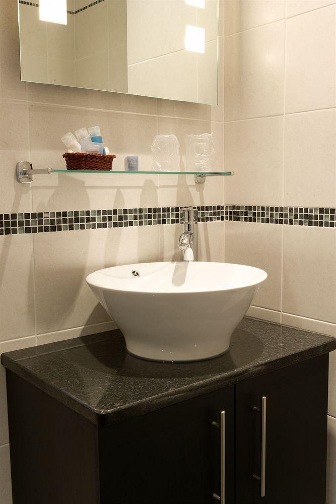 The Grafton Hotell Harrogate Eksteriør bilde A washbasin